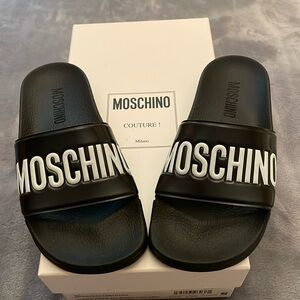 MOSCHINO LOGO SLIDES SIZE 35